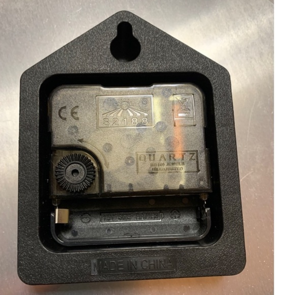 NIB! Adorable Gray and White Colored Cat Clock! - Picture 6 of 7